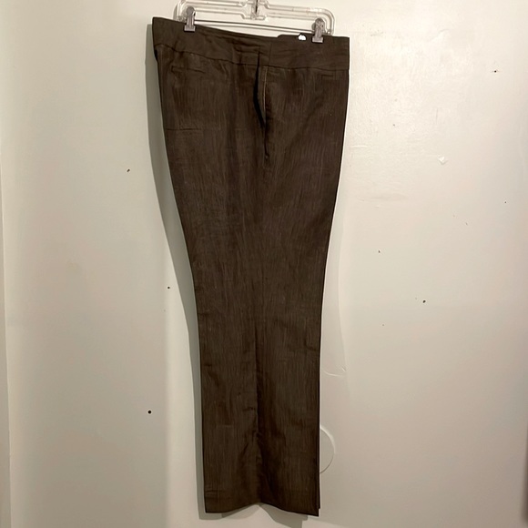Kenneth Cole Trousers in Brown/Tan, size 20W - Picture 3 of 15